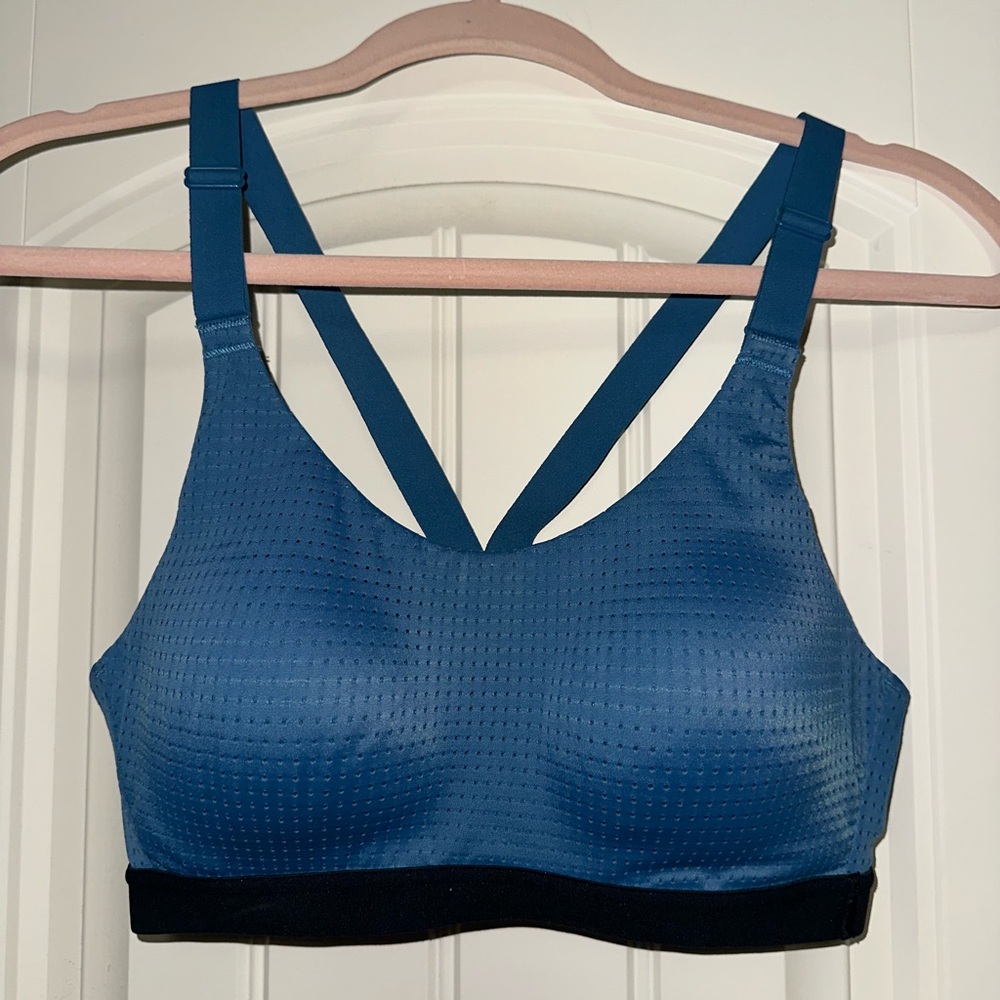 Victoria Sport by Victoria Secret Padded Sports Bra Size 34B